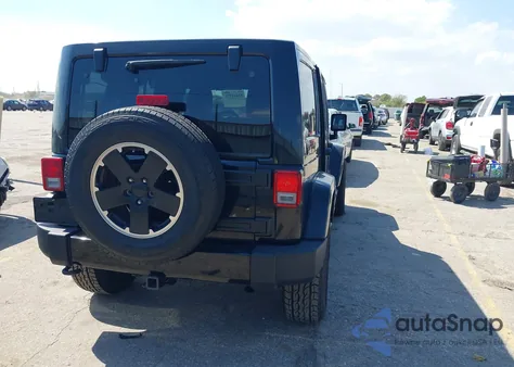 2012 Jeep Wrangler Unlimited Sahara z USA, uszkodzony, nr VIN 1C4HJWEG4CL272742